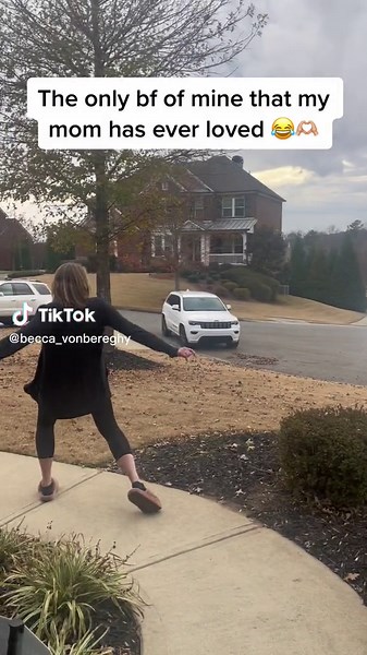 What a greeting lmao 😂💃🏽