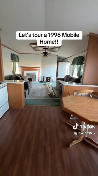 Tour a 1996 Mobile Home - Purchase Price Revealed!