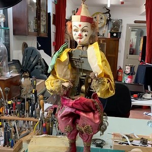 Dice Clown automaton from the apartments of Jed Johnson, tragic partner of Andy Warhol. The large clockwork figure is a late example of Roullet & Decamps work. #jedjohnson #warhol #automata #houseofautomata #automaton #clockwork #lavieparisienne #clockworkguru #antique #music #workshop #clown #dice #casino | The House of Automata