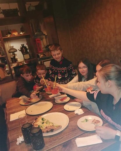 Nedeľné kinové dobrodružstvo, ktoré sme si spoločne užili na 🥇. Ďakujeme rodine Kresákovej za ich čas, ochotu a dozor na deti pri návšteve kina. ♥️Veríme, že sa takéto akcie budú opakovať častejšie. 🙏 | Farnosť Michalok