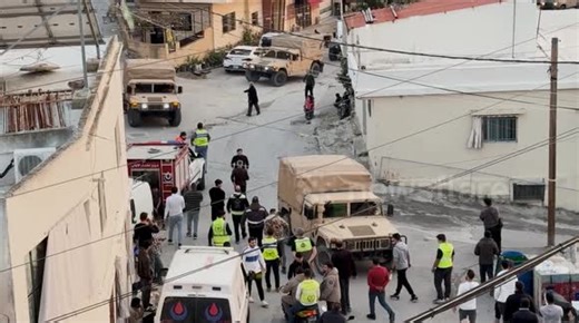 Lebanese army inspects building in southern Lebanon after Israeli attack warning