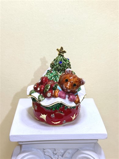 Festive Christmas Bear Trinket Box With Jeweled Tree N House. Hand-painted Décor Piece, Ideal for Gifting, Collecting, and Holiday Displays - Etsy