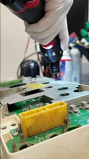 How to Fix an International Gauge Cluster (Symptoms and Repair)