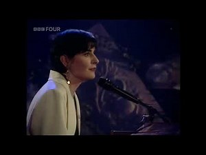 Enya - Caribbean Blue (Live) - TOTP - 17 10 91