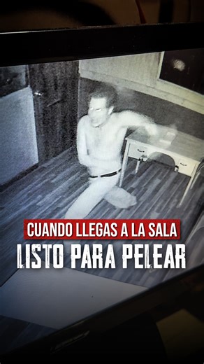 El fantasma casi se muere del susto… ¡y el game master también! 😅 Estas reacciones exageradas son más comunes de lo que imaginas. #Humor #SalaDeEscape #Sustos #EnigmaEscapeRoom | Enigma Escape Room