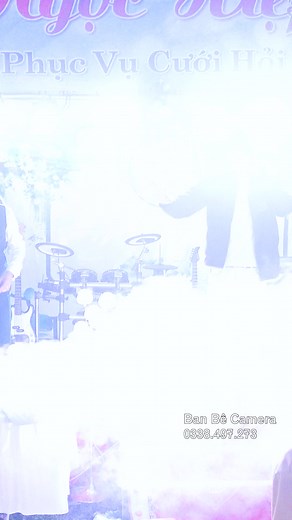 571K views · 5.2K reactions | Hoàng Dũng chỉ còn là cái tên, giờ có "Nhiệu Thuốc Lào" hátModern Talking | Ban Bê | Facebook