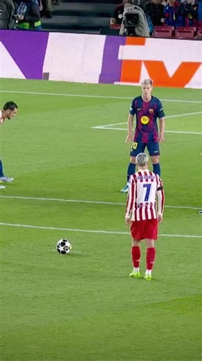 Alvarez vs Barcelona. Álvarez FREE KICK vs Barcelona — Unstoppable Rocket!