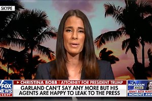 ¿Quién es Christina Bobb, la abogada de Donald Trump y expresentadora de OAN?