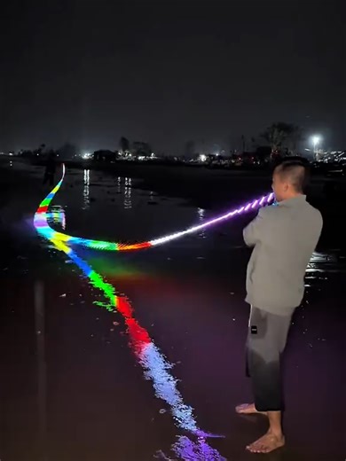 Đèn nháy 16 triệu màu điều khiển bằng app