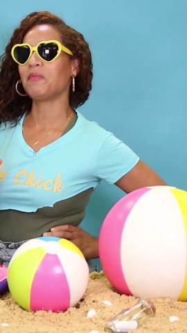 Why not eat a beach ball cake while you are working on your sun tan 😉