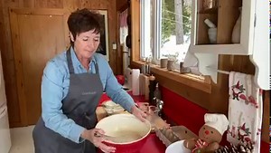 Et si on mangeait des crêpes pour souper ? Recette complète: https://www.signegourmand.com/recettes/dejeuners/crepes-fines Hélène Laurendeau Nutritionniste | Signé Gourmand