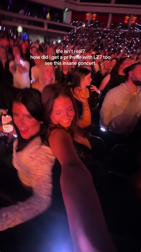 Experience an Incredible Concert with LZ7 Official