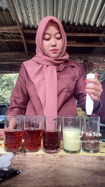 Packing Orders ASMR: Suasana Ramai yang Panik