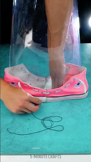 Rénovation de Sneakers ! Sacoche DIY pour Ordinateur à partir de Vieilles Chaussures 👟💻