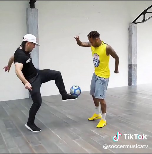 Neymar Jr Freestyle Skills Training Highlights