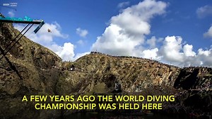 Join Derek on his adventures to the beautiful Blue Lagoon, originally a slate quarry, it is now used for adventure sports like cliff diving! 💦 👣 #WeathermanWalking ⛵️ Friday, 7.30pm on BBC One Wales & BBC iPlayer | BBC Cymru Wales
