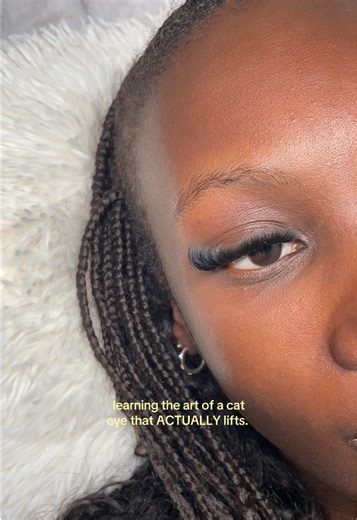 Mastering the Cat Eye Lash Technique