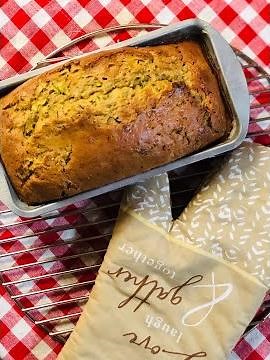 Easy moist delicious zucchini bread/ Homemade zucchini bread
