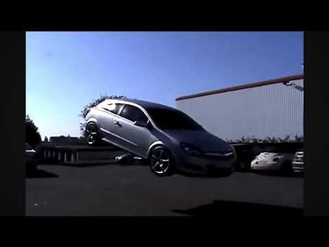 Flying Opel Astra meme