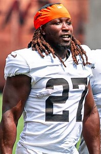Kareem Hunt: Criminal| Jail| Crime| what did do| Charges| Incident - sportsjone