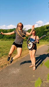 291K views · 10K reactions | Clogging shoes are very loud and obnoxious  If y’all are wondering why I never dance in them  Brenna MacMillan 歹 #buckdance #clogging #flatfoot #tapdance #stepdance #seannos #oldtime #bluegrass #banjo #footwearfriday | Hillary Klug | Facebook