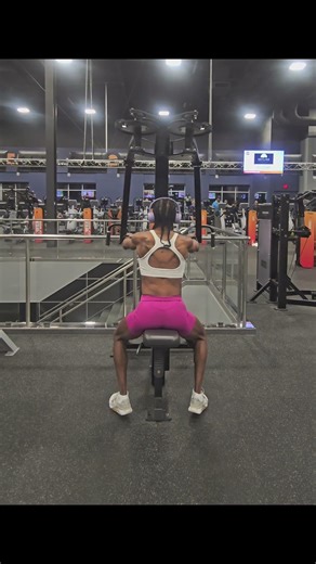 Strutting on this Friday- shoulders #strut #shoulders #fitover60