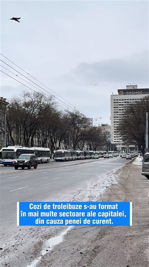 Cozi de troleibuze s-au format în mai multe sectoare ale capitalei, din cauza penei de curent.