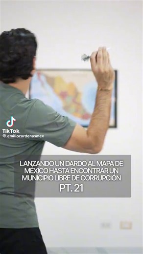 Como dueles pueblito lindo Lagos de Moreno, Jalisco.Sin autoridad municipal, ya que su presidente municipal, Edgar Alfredo González Chávez, solo asiste un dia a la semana a su oficina en la presidencia municipal. Lagos vive la “ley de la selva”.