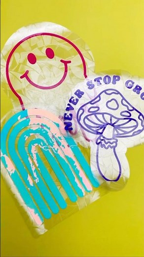 Window cling decals with Cricut #diy #cricut #diycrafts #craft #decals #windowcling