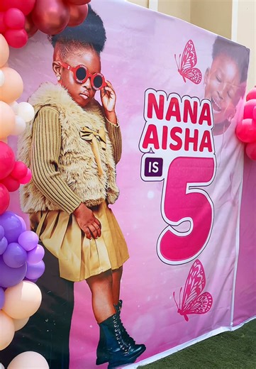 Nana Aisha’s Hi Five Birthday Party Decorations
