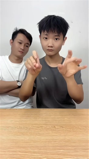 He Showed Magic with a Red Cloth… But His Friend Exposed Every Secret Trick