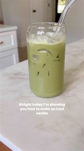 Here’s how to make an iced vanilla lavender Matcha latte with only four ingredients! It’s my daughter, Ella’s favorite! 😍 I promise it’s just as good as you will get at a coffee shop. It might be even better! ➡️Here’s how to make an iced lavender vanilla matcha latte using only four ingredients: Start by adding 1 tsp of matcha powder to 4 tbs of water Combine using an electric whisk making M or W motions Fill up your glass a little over half way with oat milk over ice Next add a splash of vanil