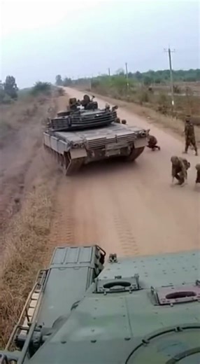 The Shockwave is Real 💥😵‍💫 NEVER stand behind a tank... 🛑💀#GeneralGlitch