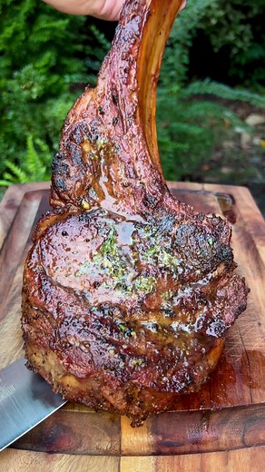 Tomahawk Tuesday: Crushing Hawks 🥩 💪