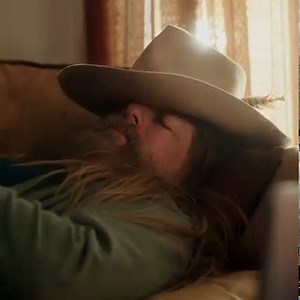 Gig-illion-aire(SM). Someone whose internet bill is delightfully boring. Switch to AT&T Fiber® now with Hyper-Gig speeds. | AT&T