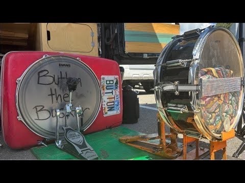 BUTTON THE BUSKER IS LIVE