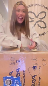 36K views · 516 reactions | SCALE MAIL! 隆‍♀️ Signature mermaid fabric tails Merbella Studios Inc. by Finfolk Productions. Appreciation shoutout to the amazing team of artisans behind this much anticipated collab! Thank you! 﫶 #unboxing #finfolkproductions #merbellastudios #finbella #mermaid | Kim Molina | Facebook