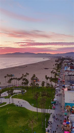The view from above 🌴🌅🌊 #venicebeach #dronevideo #sunsetvibes #venicebeachboardwalk #beachvibes