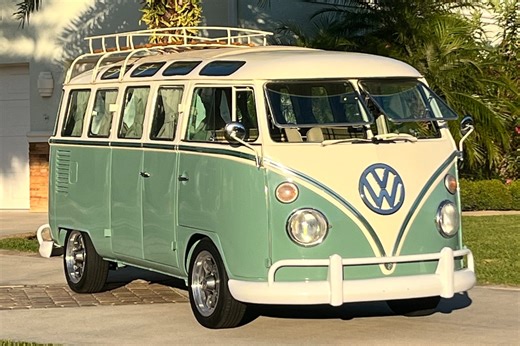 1970 Volkswagen Type 2 Kombi 23-Window Conversion