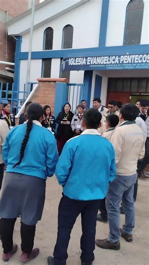 Ciclistas IEP Alabando al Señor en La iglesia en Carscollo #iep #iepbolivia #corospentecostales #himnospentecostales