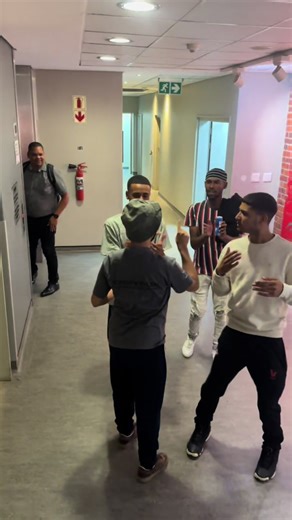 Tag the guy in the background if you know him 😂🫶🏼🌟🚀🌌🎭 #capetownsouthafrica #fyp #worldtiktokforyoupage #local #vibe @Ra-ees Adams @fuad @talgha_canan♧ @Yunus Losper @Abdu