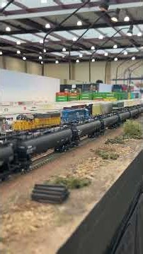 HO Scale Coal & Tank Trains Running at the 2026 National Train Show