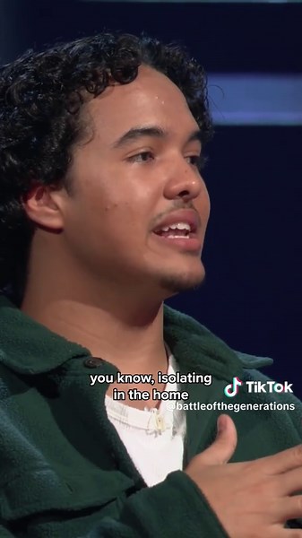 Battle of the Generations: Belieber vs MendesArmy