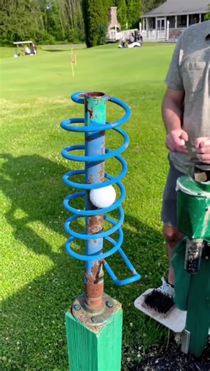 297K views · 307 reactions | The old fashioned way of booking a tee time ⛳ (: Lie + Loft | Golf Monthly | Facebook