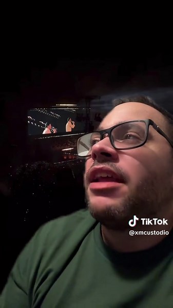 #greenscreen #greenscreenvideo Bad Bunny singing callaita in Mexico City #xmcustodio #badbunny #mexico