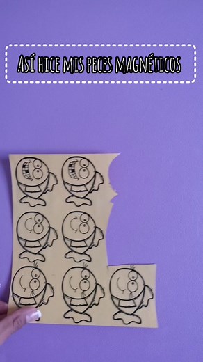 La actividad 'el juego de pesca' es una de mis favorita, pues la utilizado con mis alumnos de preescolar y con mis hijos, la verdad es que a ellos les encanta aprender con este material didáctico que no solo les permite desarrollar su motricidad fina (habilidad que es de suma importancia desarrollar en edades preescolares previo a la escritura) sino también reforzar diferentes tipos de aprendizajes Mira el video de las 9 actividades que podemos realizar con nuestros niños de preescolar con el ju