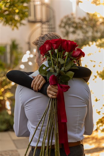BloomNation on Instagram: "Valentine’s Day is just 10 days away ❤️ Support local florists and send flowers that come from the heart. From classic roses to gorgeous arrangements, there’s something meaningful for everyone you love. Find the perfect arrangement at Bloomnation.com #ValentinesDayFlowers #SupportLocalFlorists #SendLove"