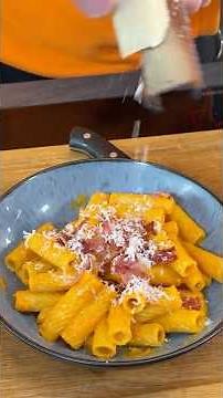 Creamy pumpkin pasta with Parmesan & bacon 🧡