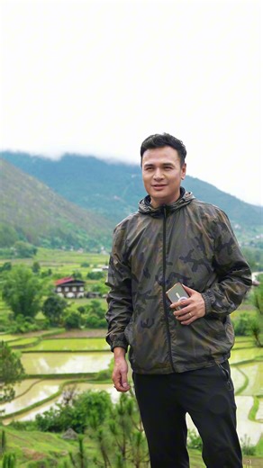 Spotted the magnificent Grey Treepie, also known as the Himalayan Treepie, in Punakha today. A striking medium-sized bird with a graceful long tail and soft grey plumage truly a joy to witness in the wild. Nature always has a surprise waiting. #BirdsOfBhutan #GreyTreepie #Punakha #WildlifeBhutan #NatureLovers