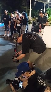 Kathniel left the group Raketman with loves jhoy Iba ang kilig 😊😊 #behindthescenes #raketman #BOSSTOYO | Behind TheSins